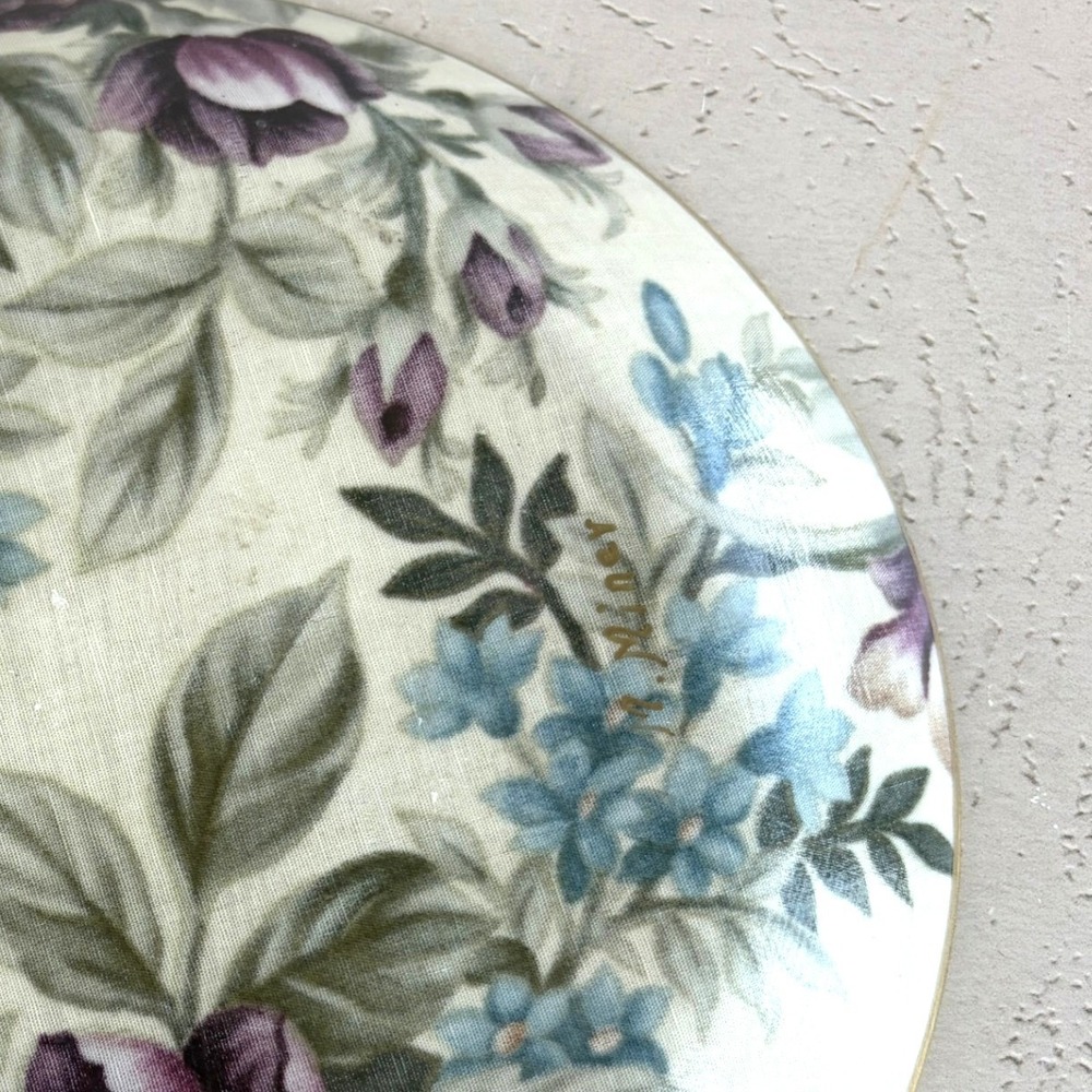Vintage Signed Floral Decorative Plate Burgundy Roses Gold Rim 8 Inch - Picture 4 of 6